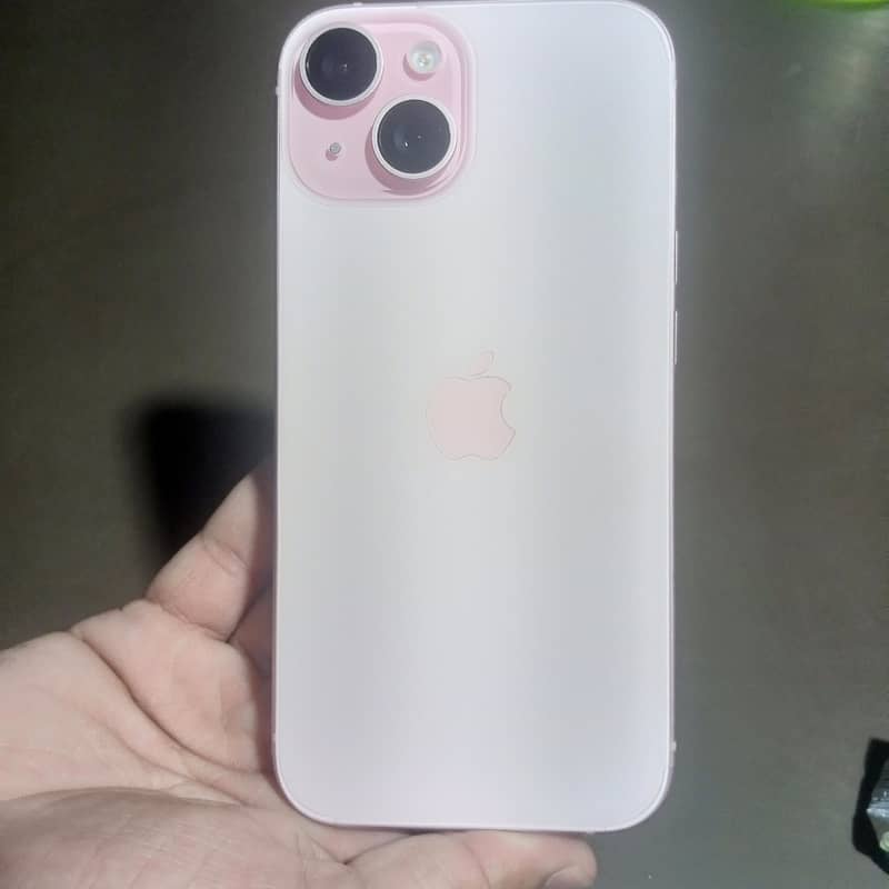 Apple iPhone 15 4