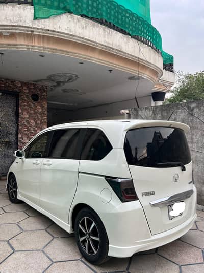 Honda FREED HYBRID