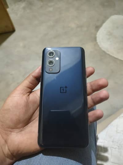 one plus 9 5G dark blue 10/10 Snapdragon 888 120hz screen