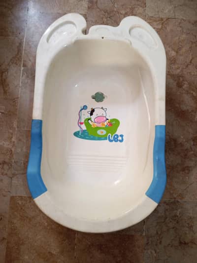 kids bath tub age upto 8 years 2 by 3 feet