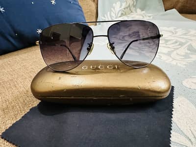 3x pairs : Giorgio Armani, B&L USA Wayfarer Lens and Gucci