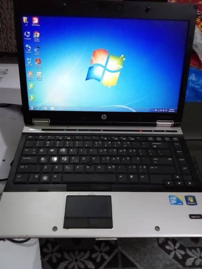 hp elitebook mint condition core i5 4 gb,250 gb