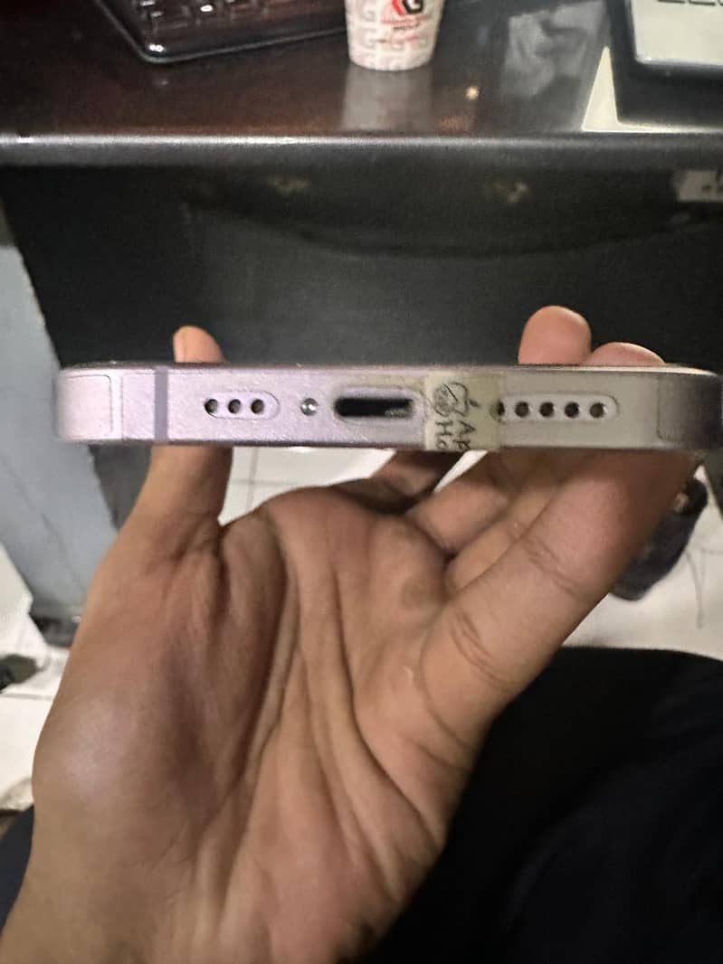 iphone 14 condition 10/10 4