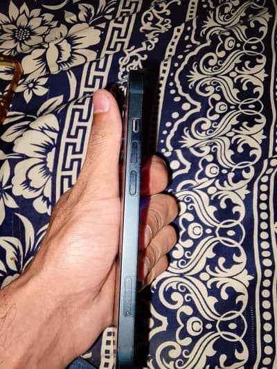 Apple iPhone 13 jv 98 % health exchange only woth 13 pro