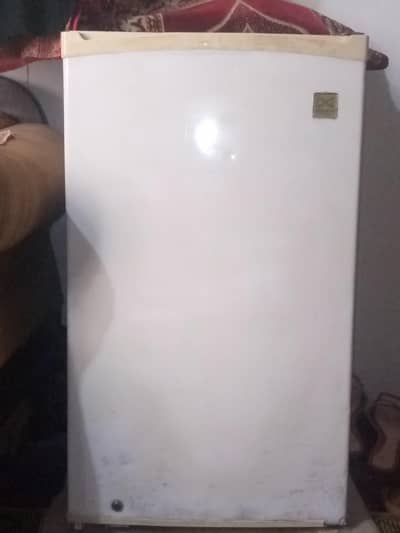 I'm selling my room fridge