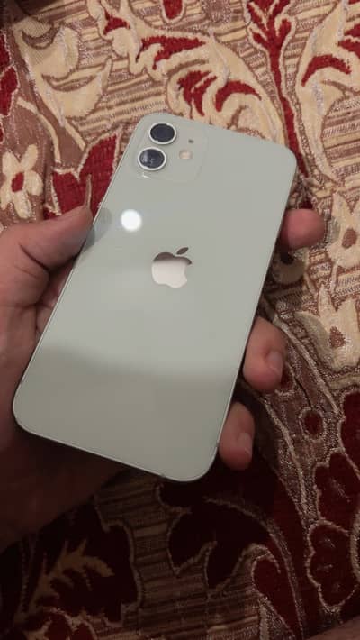 Iphone 12 10/10 condition 128 gb . . 100 health