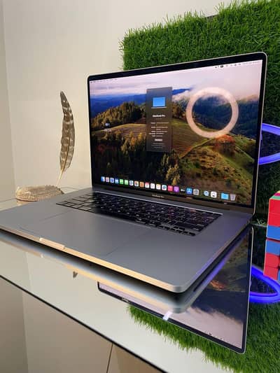 apple MacBook pro 2019 core i9 16 gb ram 1 TB ssd 16 inch