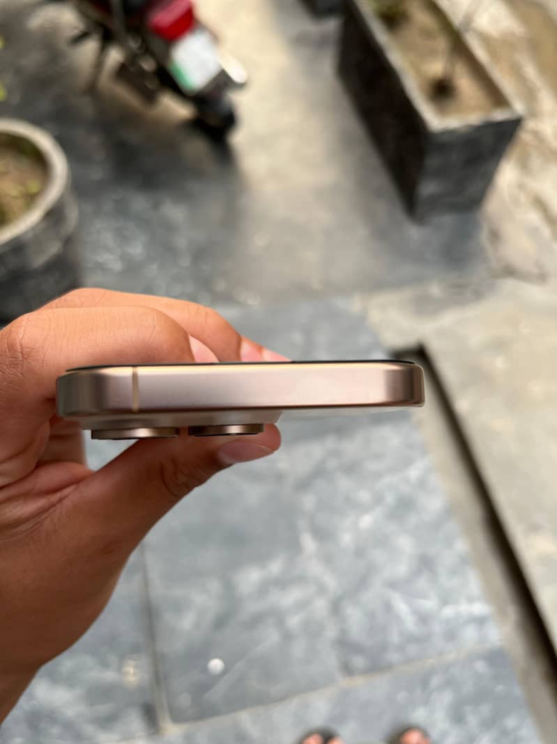 Iphone 16 pro 2
