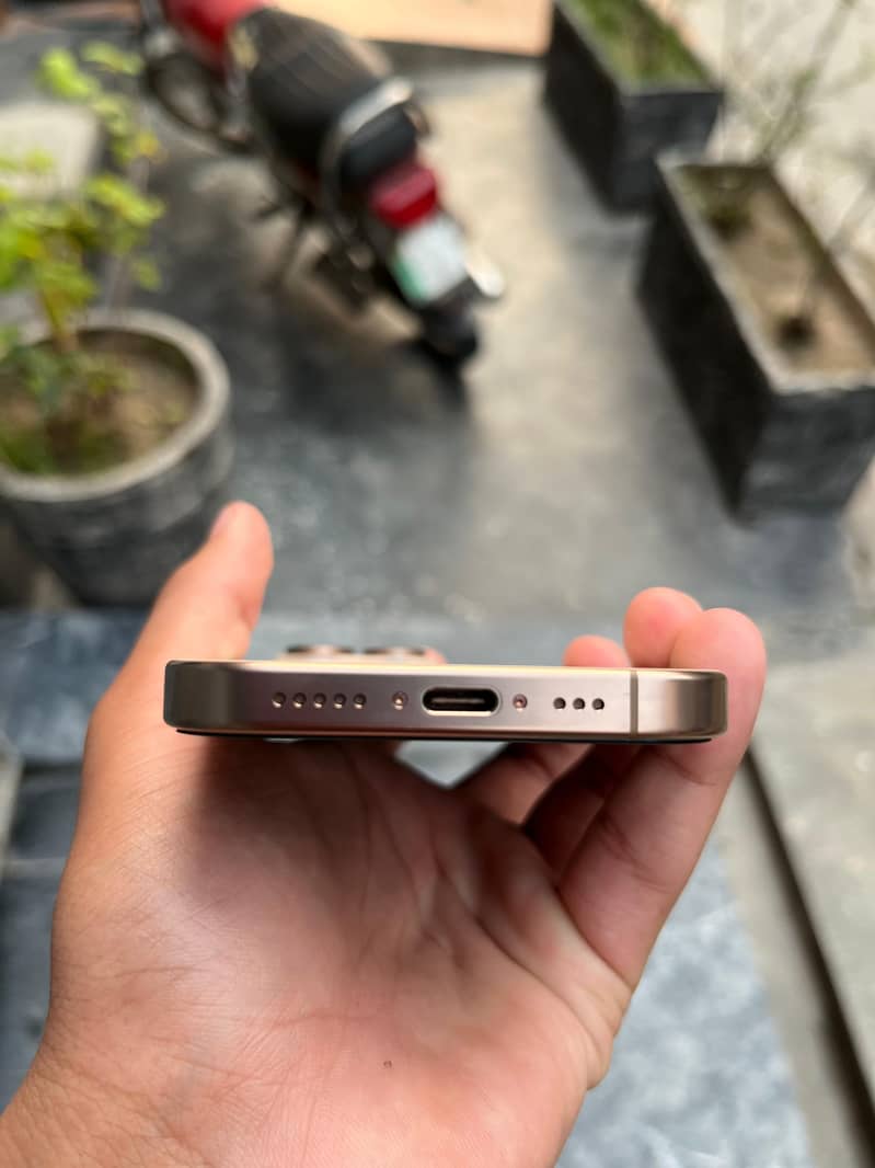 Iphone 16 pro 5