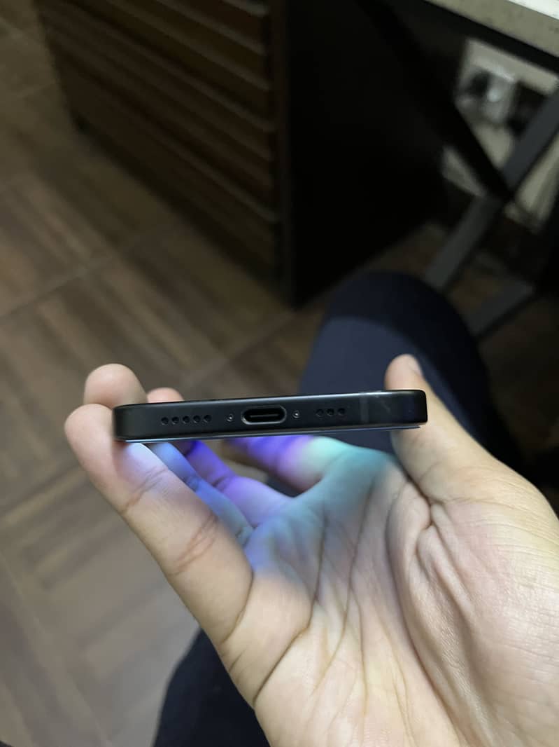 iPhone 15 5