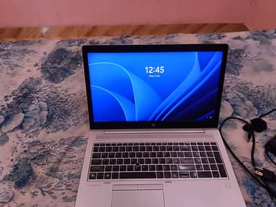 HP SILVER ELITE BOOK 840 G5 (please check the descriptio)