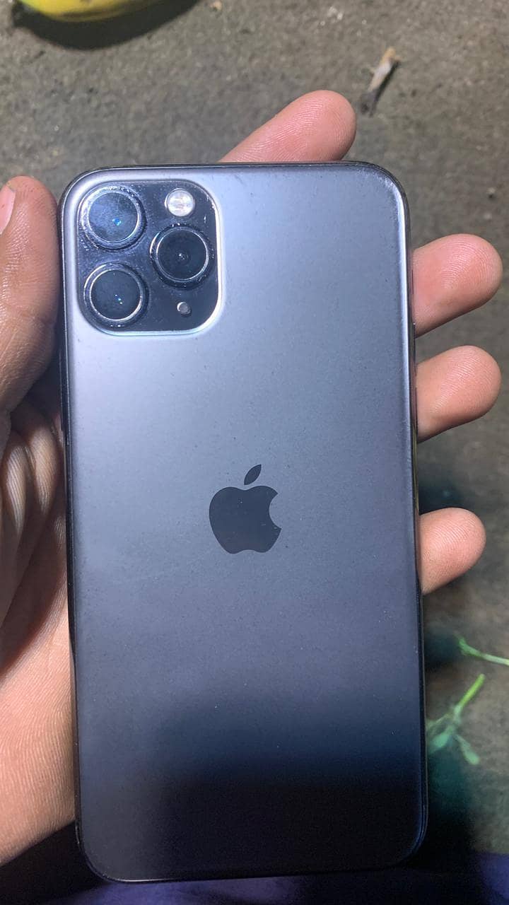 iphone 11 pro 2