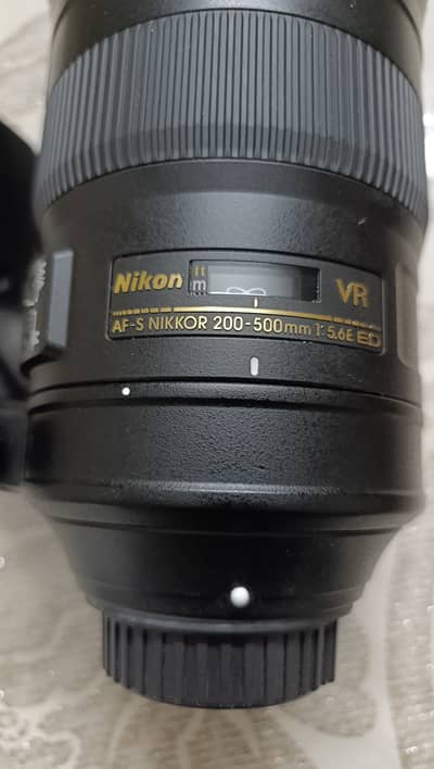 Nikon 200-500mm f/5.6 Telephoto Zoom Lens