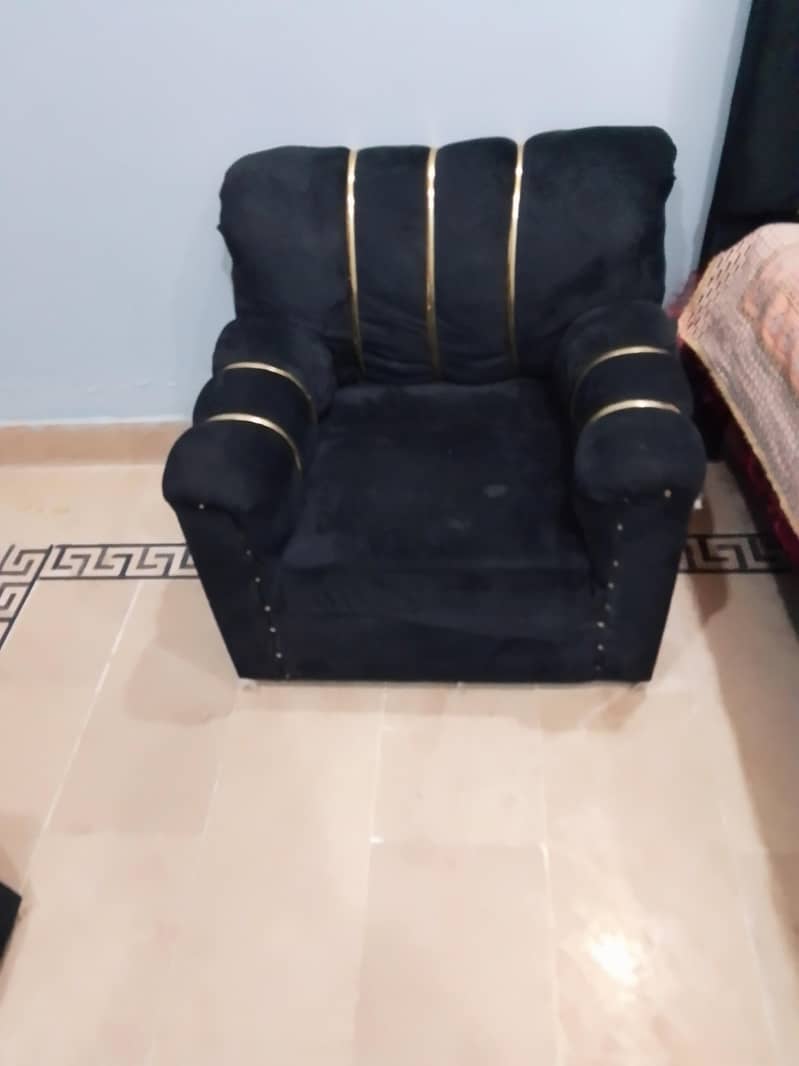 Bed aur sofe 5