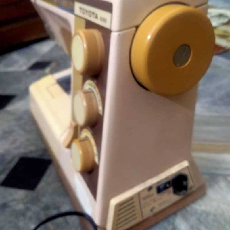 sewing machine available 3