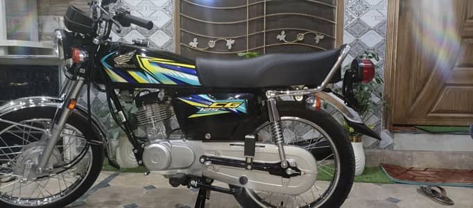 Honda cg 125 new condition full