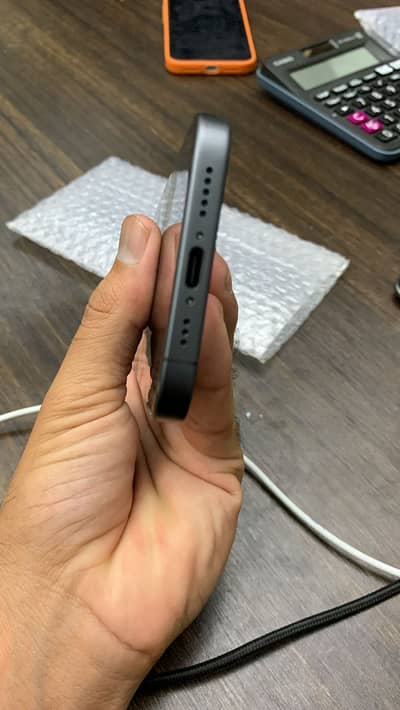Iphone 17 256gb 10/10 JV Under warranty Kit 100% health