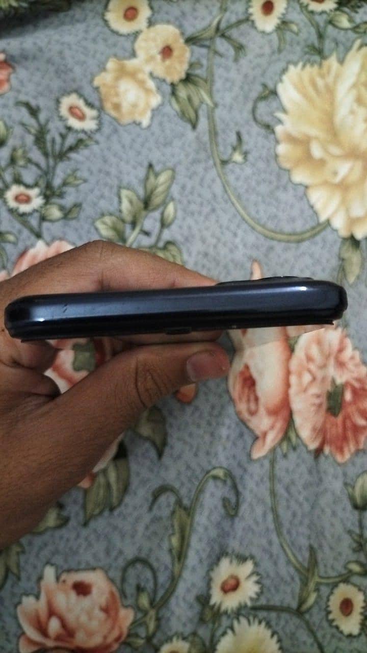 Tecno camon 18p 4
