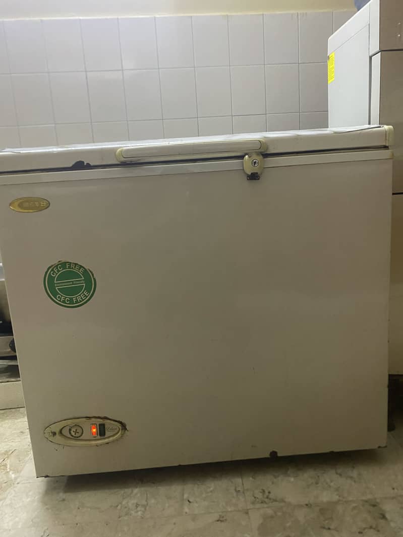 Waves Deep Freezer WF210 0