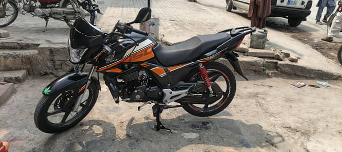 Just like a brand new bike only serious buyers contact me plzzz