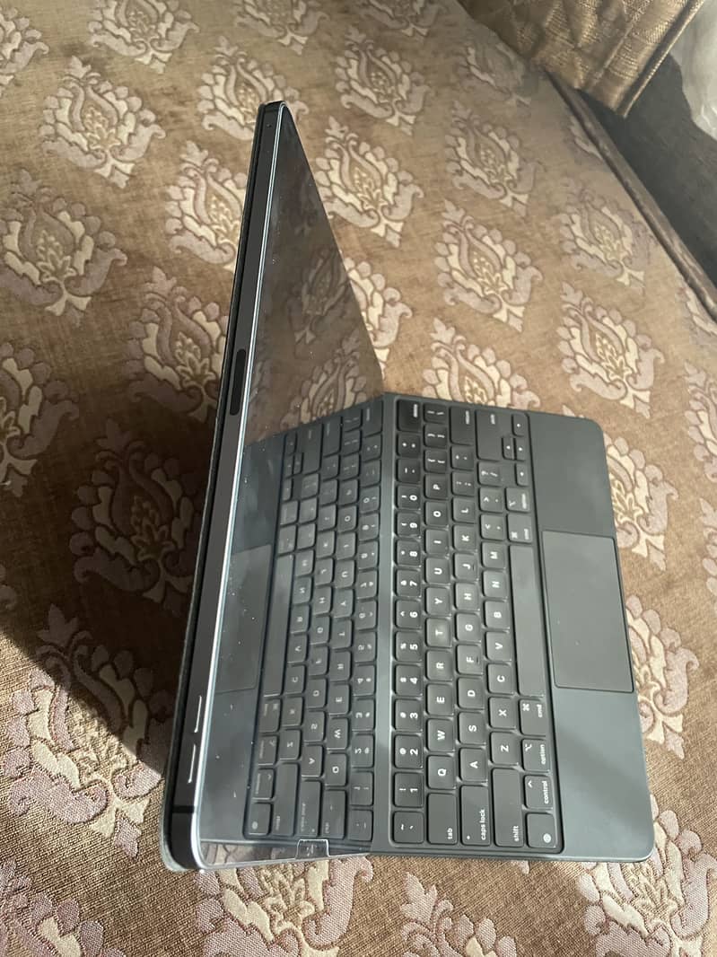 Ipad pro (12.9 inch) 5th Generation 4