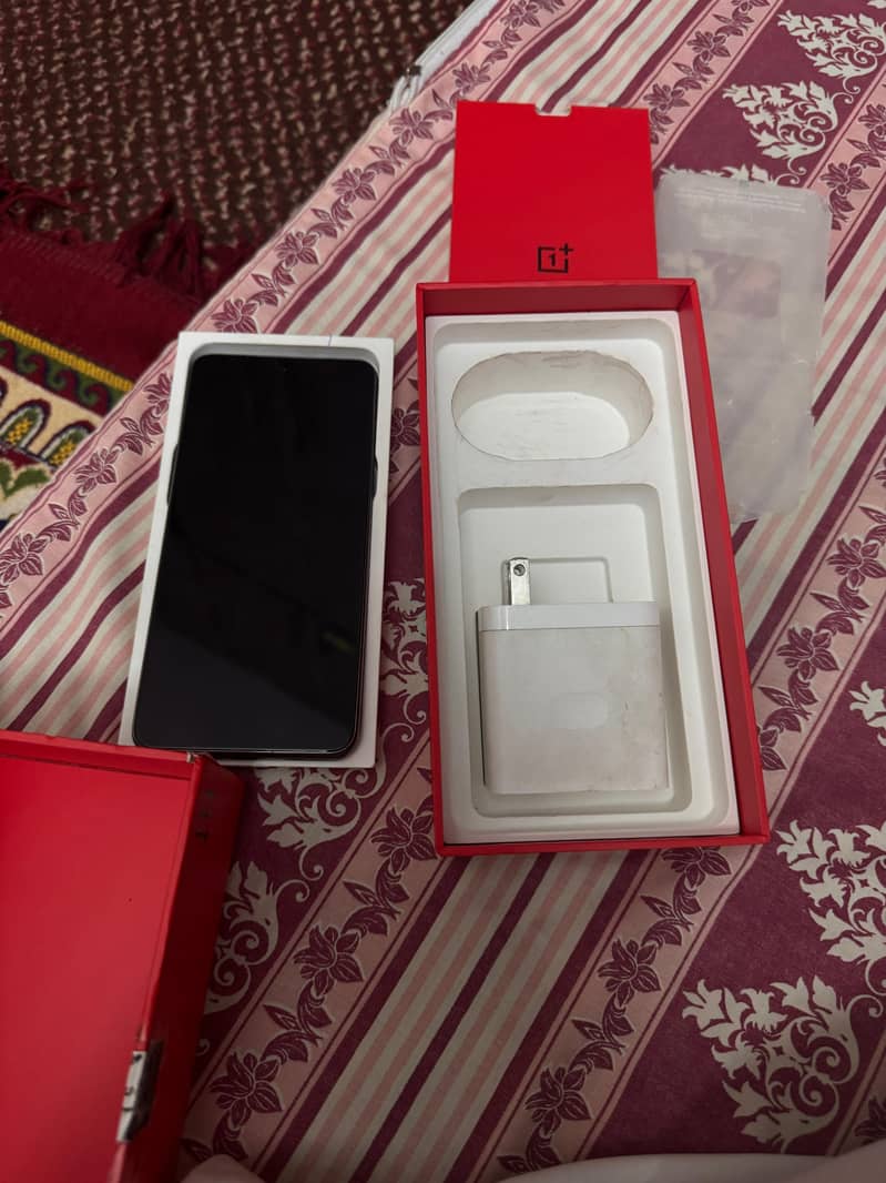 OnePlus 10T 1