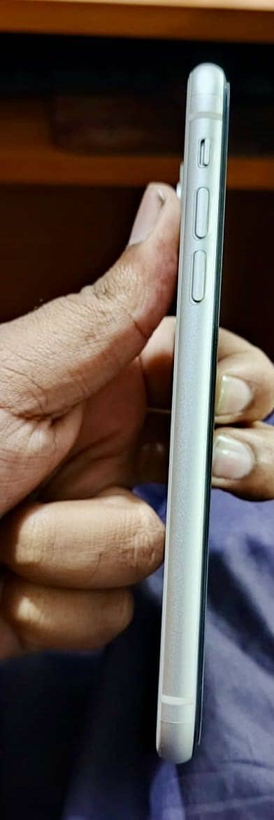 Iphone 11 4