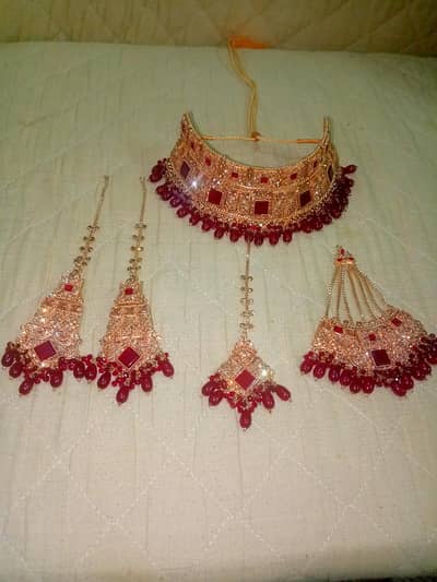 Heavy Bridal choker set artificial