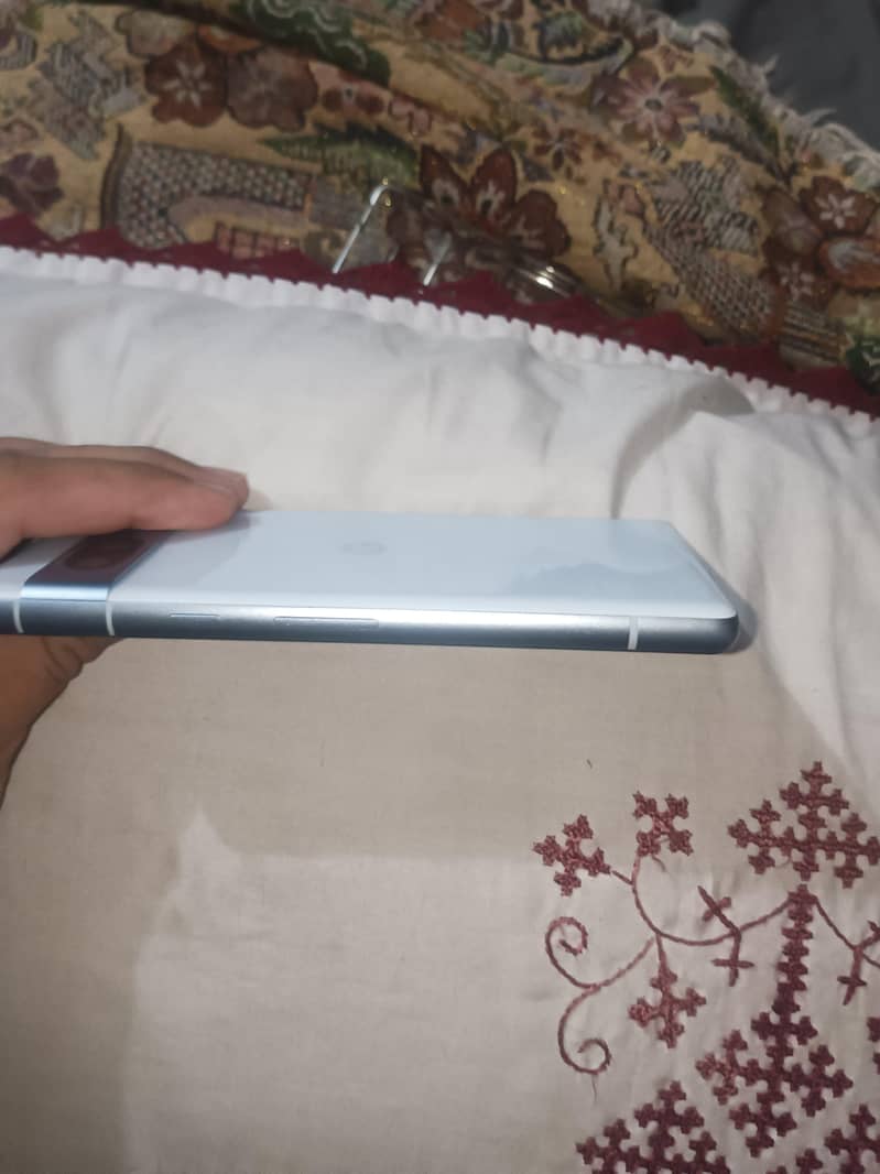 Google pixel 7A 4