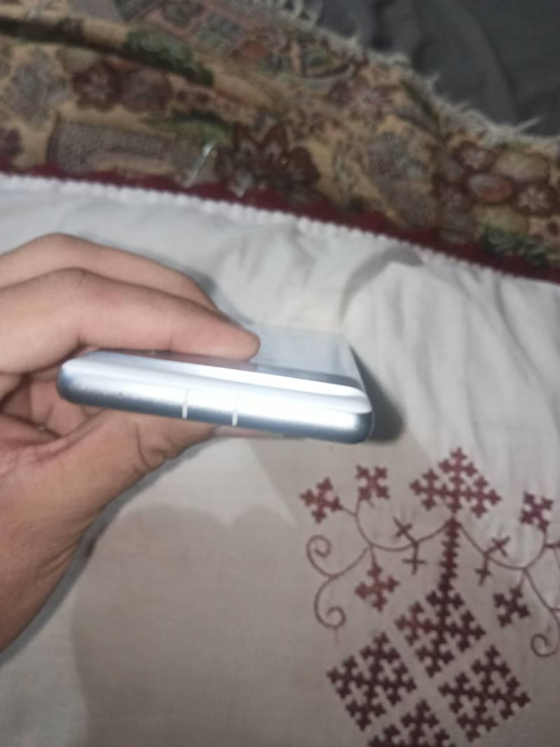 Google pixel 7A 5