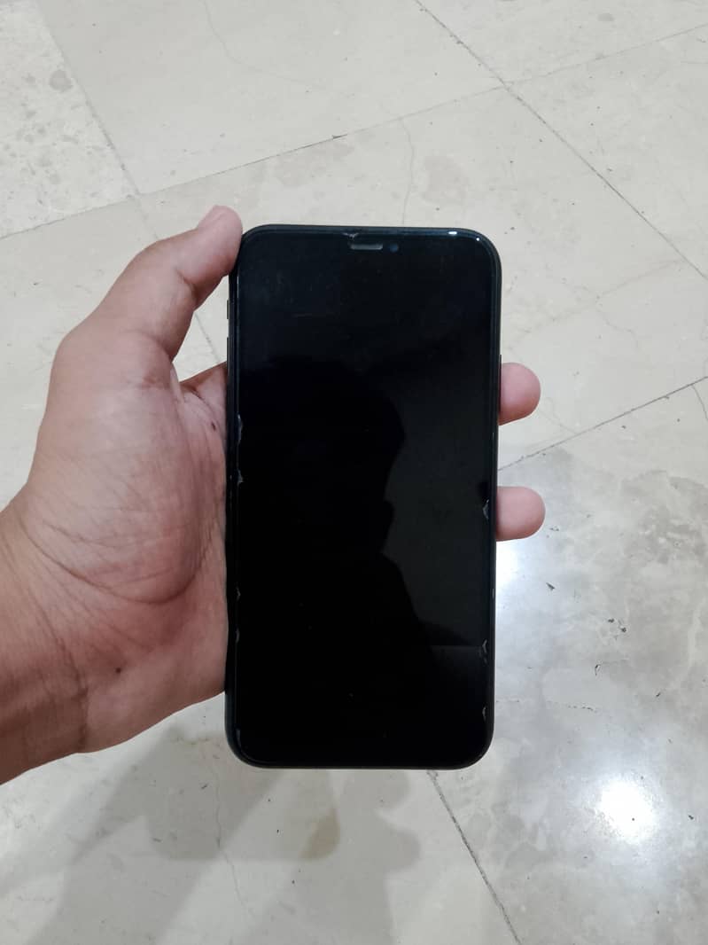 iPhone XR 8