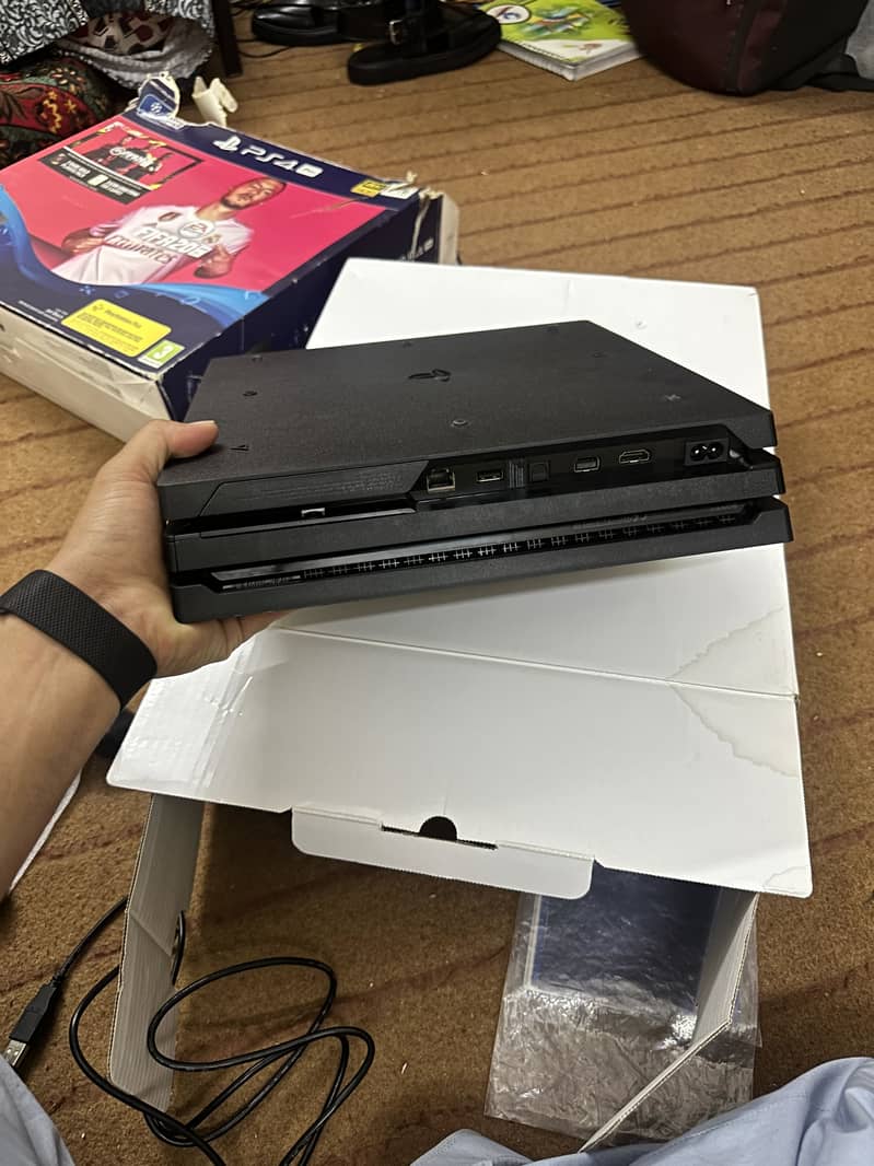 Ps4 pro 3