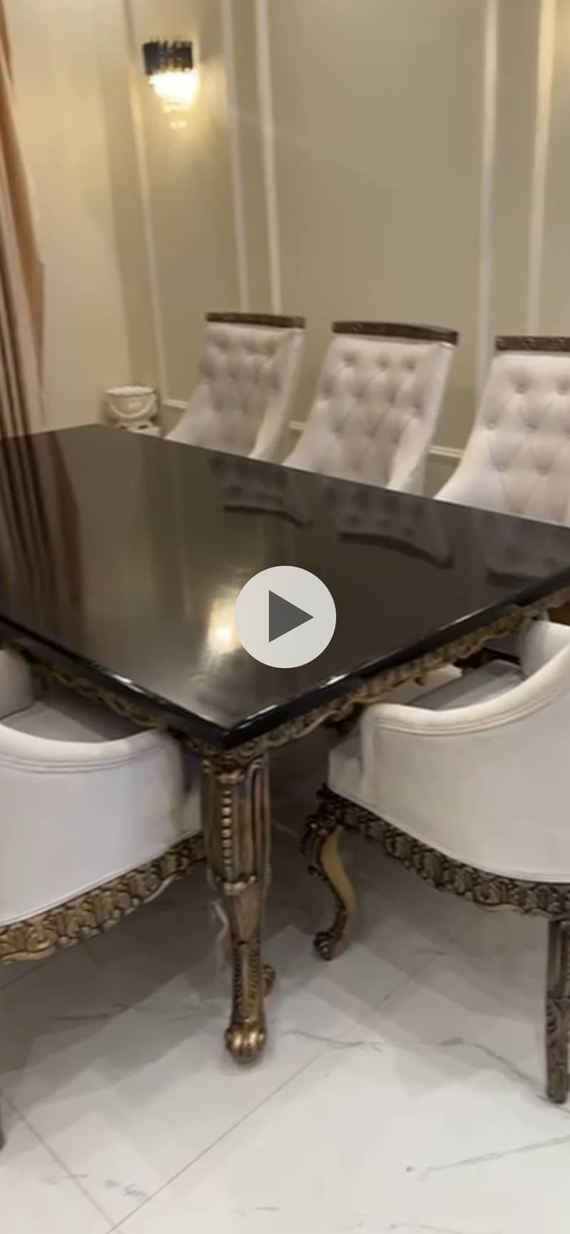 Dining table 0