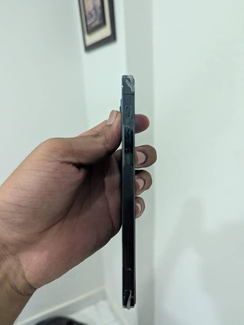 iphone 12 pro 4