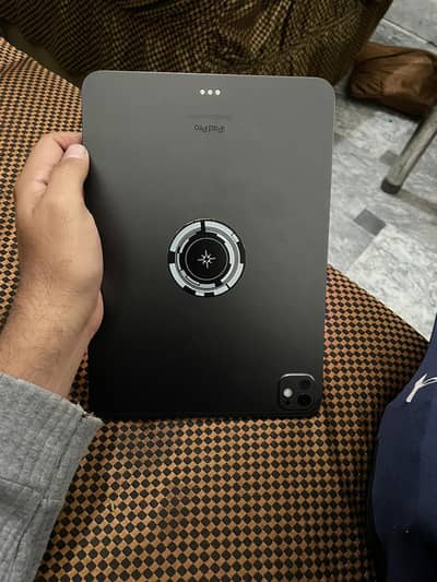 Ipad M4 256 Gb Slightly Used with Box