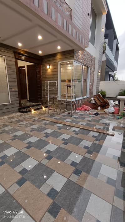 10 Marla double story house for rent in royal orchard