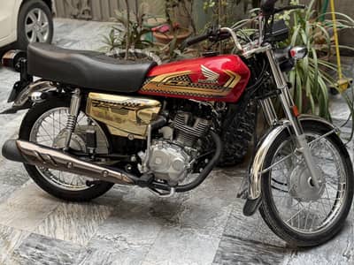Honda 125 Gold edition