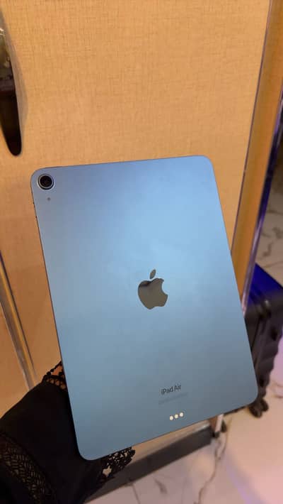 Ipad air 5 blue colour