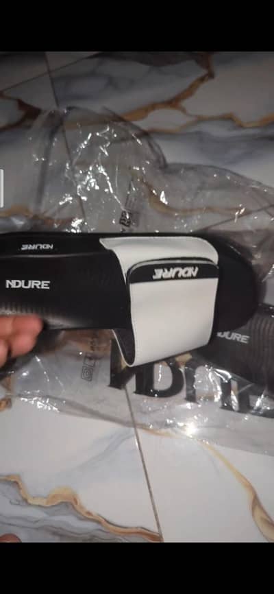 new Ndure slippers  unused 42 n0: for sell