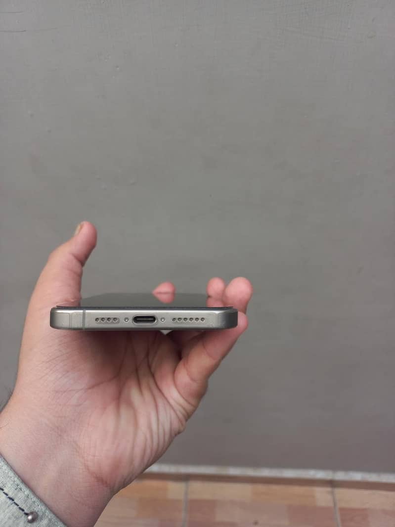 iPhone 15 Pro Max 3