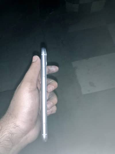 iPhone. 128 fu