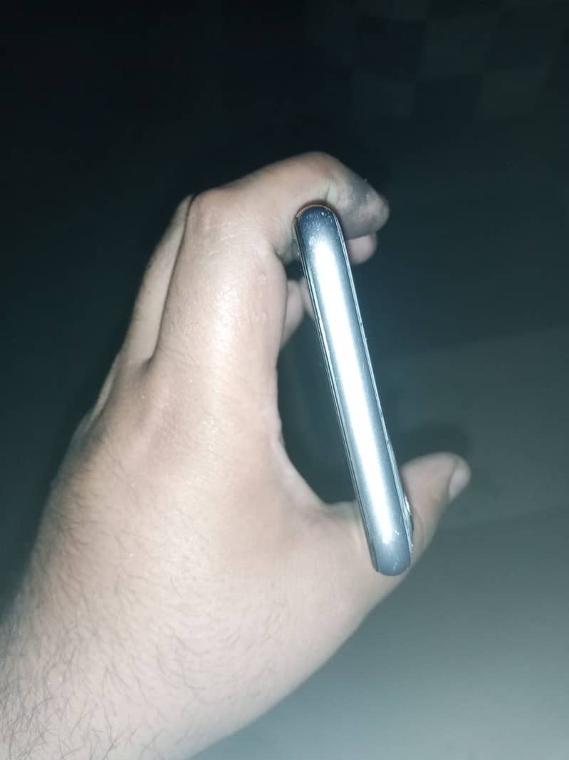 iPhone. 128 fu 5