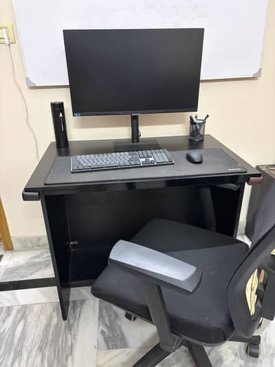 Black computer table 2ft x 3ft