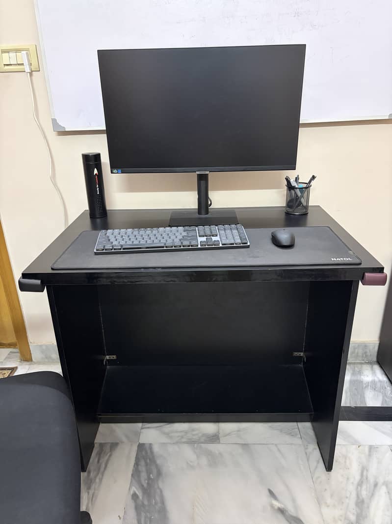 Black computer table 2ft x 3ft 1