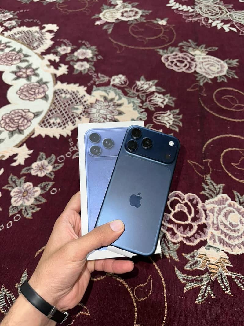 iPhone 17 pro max ( complete box ) 7
