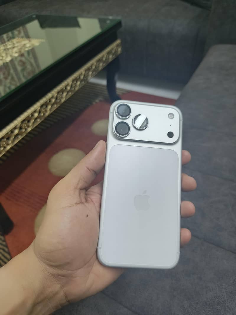 iphone 17 pro max 3