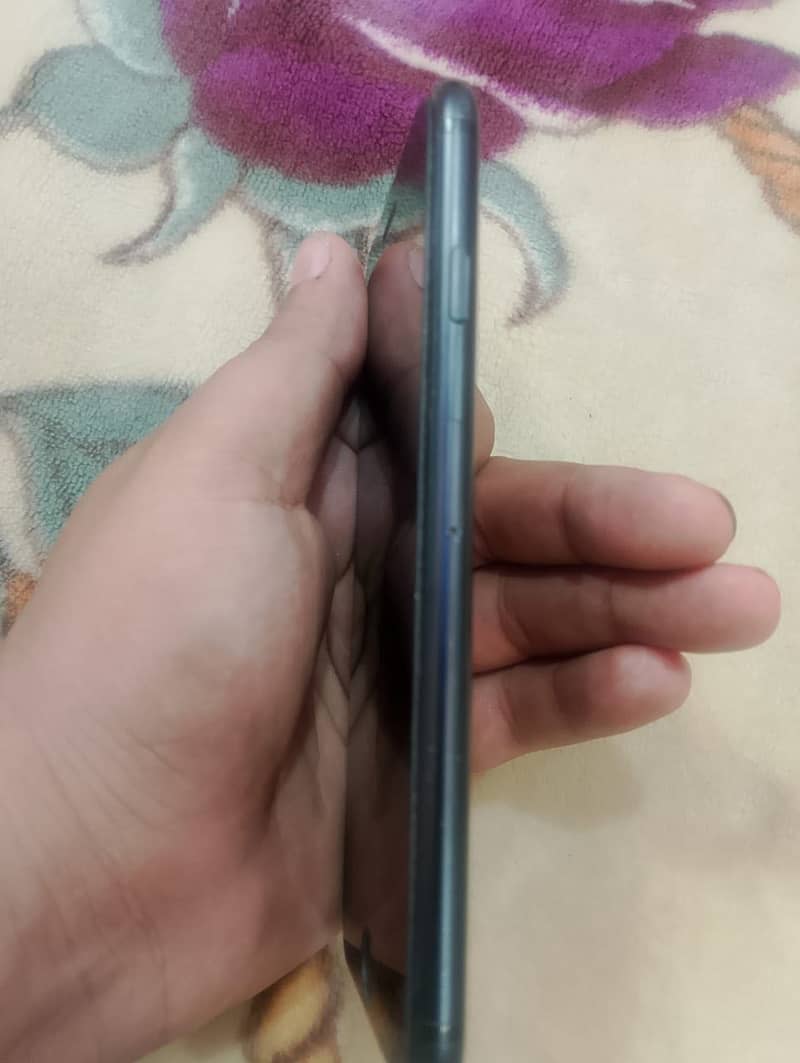 iPhone 7 3