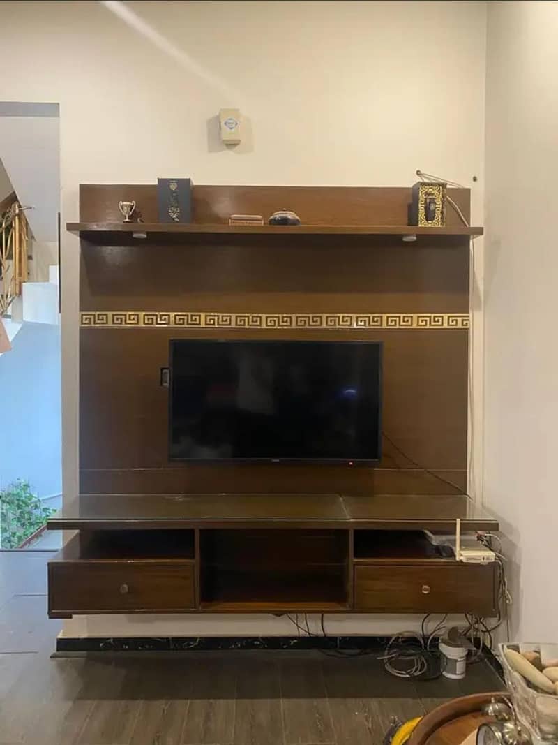 LCD wall panel 1
