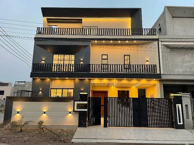 10 Marla Brand New Corner House Available For Rent