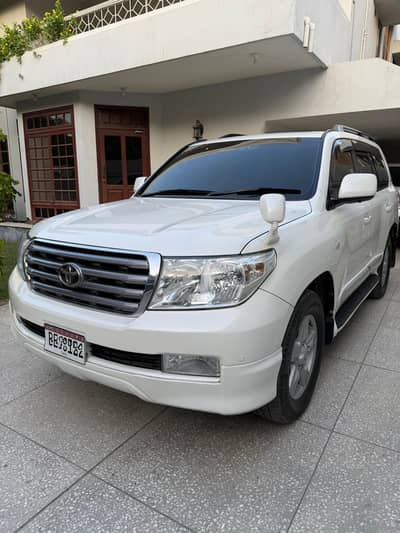 Toyota Land Cruiser V8
